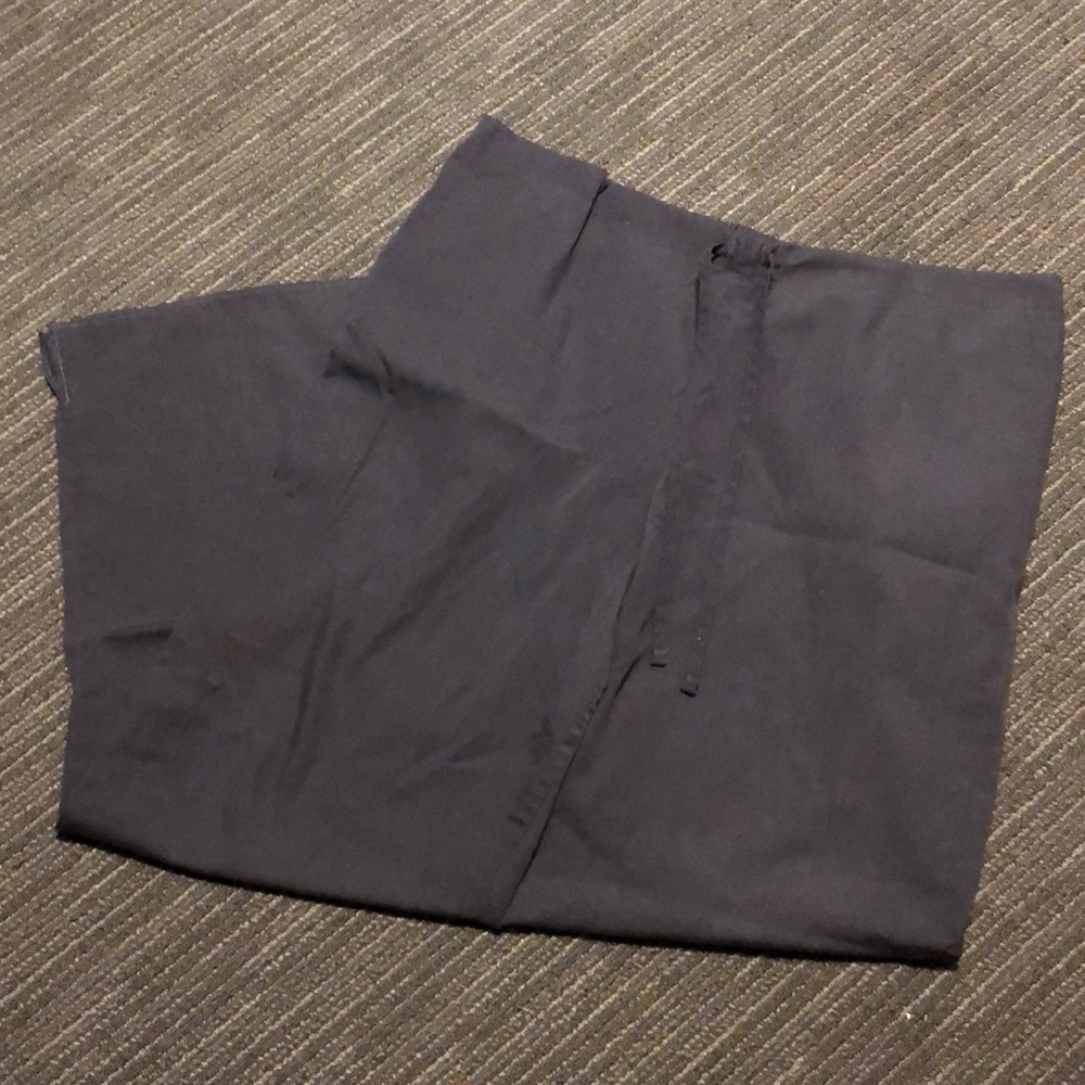 Women’s scrub pants, size large